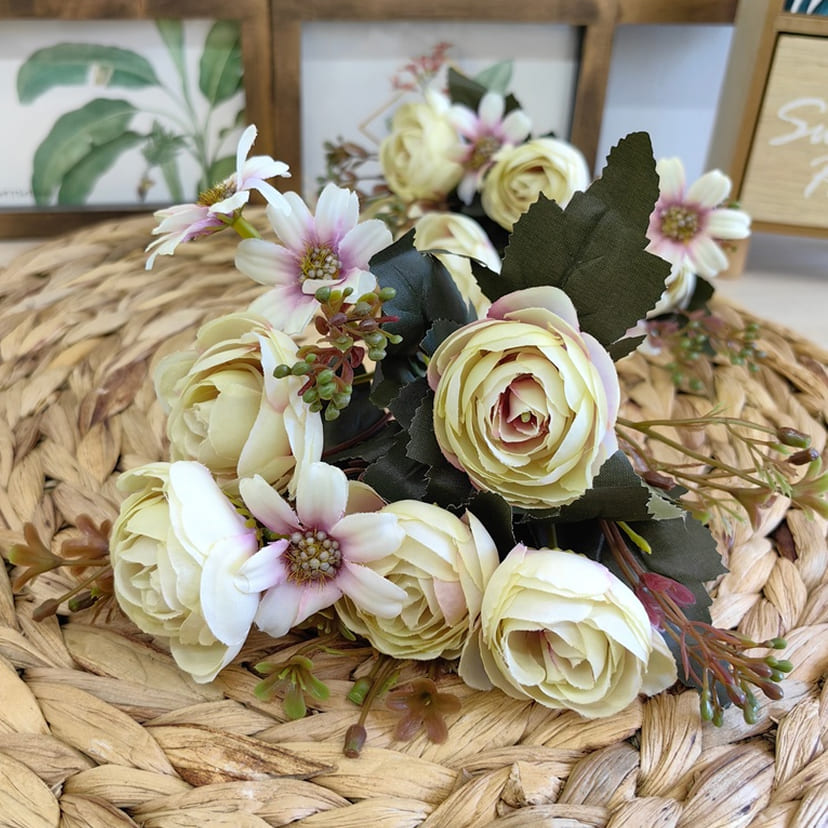 Искусственные цветы в Перми | Цветы искусственные «Камелии с мелкоцветом», сиренево-молочные, букет