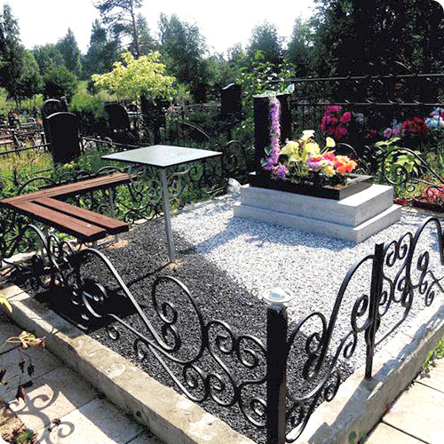 Благоустройство могил | Засыпка цветника камушками